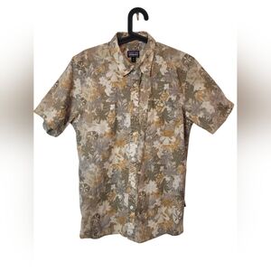 Patagonia Men's Go-To Button Down Short Sleeve Shirt Size M Light Weight Tan